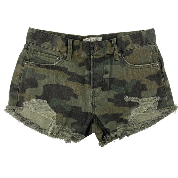 FREE PEOPLE  We the Free Camo Combo Distressed Raw Hem Cutoffs Size 24 - Picture 1 of 14